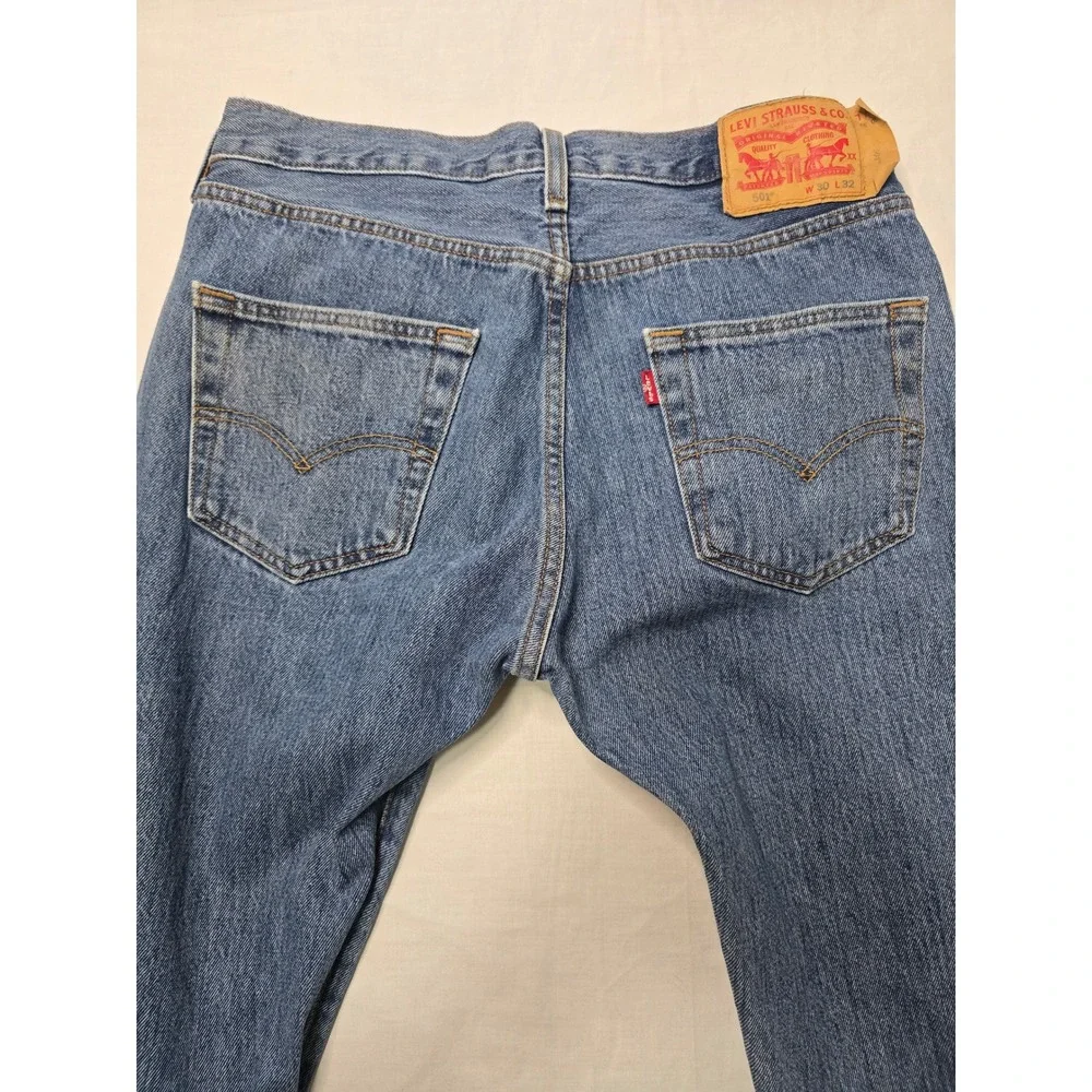 Levis 501 Original Fit Mens 100% Cotton Straight Leg Blue Denim Jeans 30x32 EUC